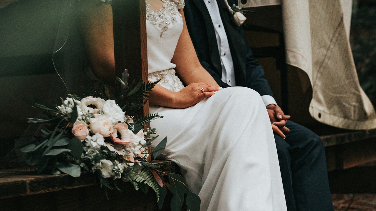 บ่าวสาวเลือกใช้ ‘บัตรเครดิต’ เป็นตัวช่วยในการแต่งงาน แต่อาจกลายเป็นหนี้พอก ถ้าจ่ายไม่ตรงเวลา