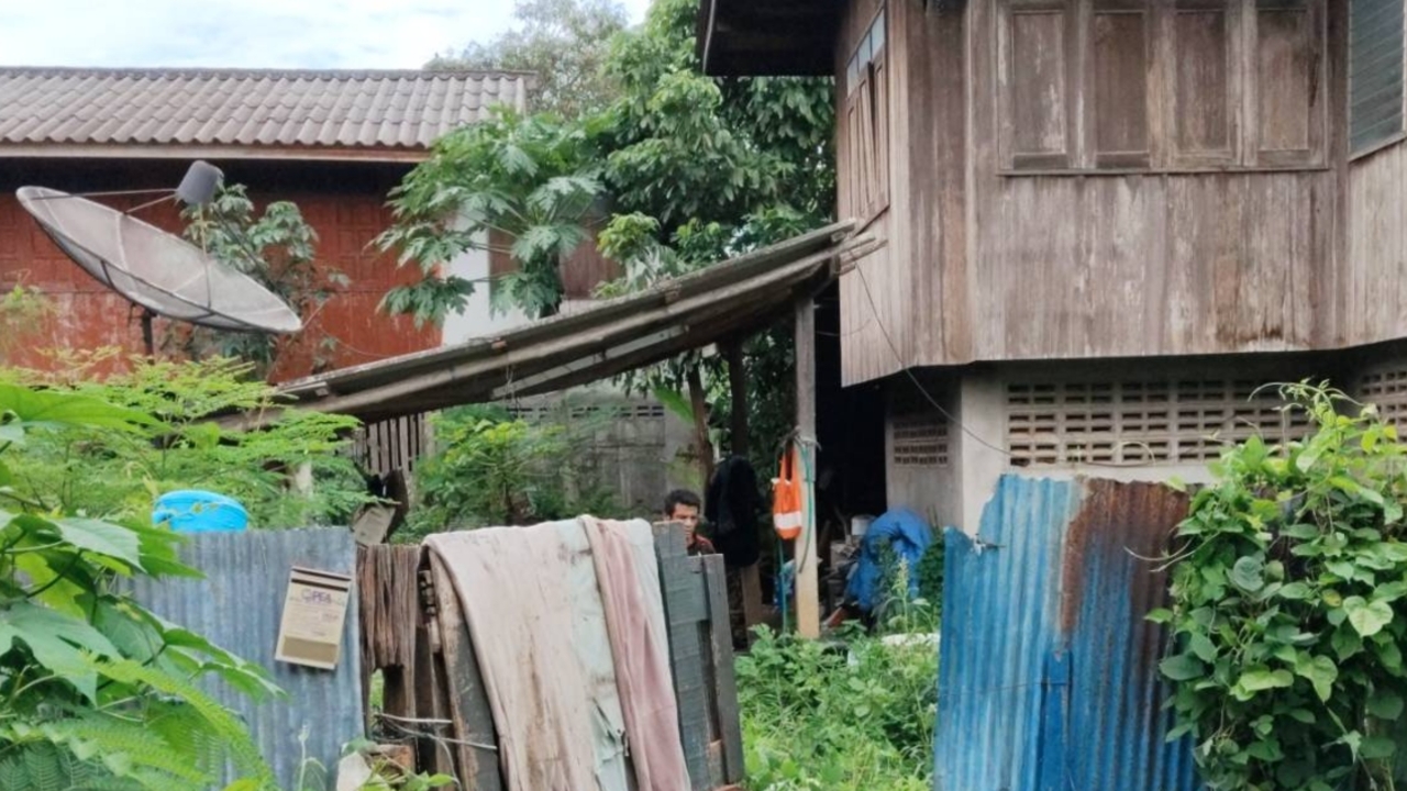 สุดรันทด เมียนอนตายหน้าบ้าน ผัวป่วยติดเตียงไม่รู้ อดอาหาร 2 วัน