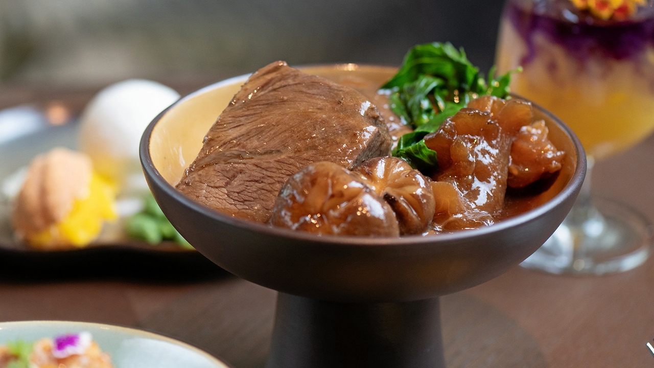 เนื้อตุ๋นพาวิลเลี่ยน สูตรเด็ด เชฟรสริน