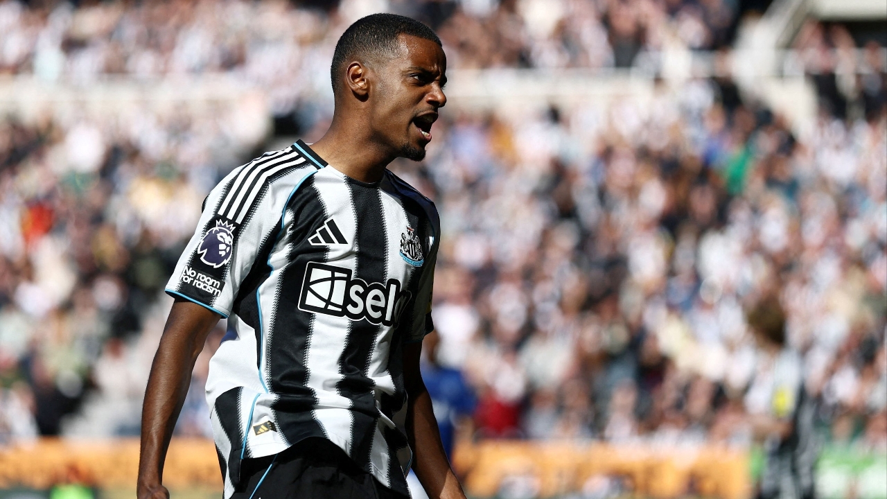 เข้าทางแล้ว "ลิเวอร์พูล" จ่อได้ "อิซัค" หลังแสดง 2 ท่าทีล่าสุดกับ "นิวคาสเซิล"