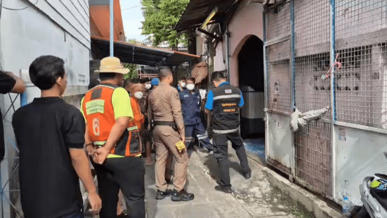 ไรเดอร์หึงโหด ระแวงหญิงคบซ้อน ตบตี-บีบคอดับคาบ้าน ย่านร่มเกล้า