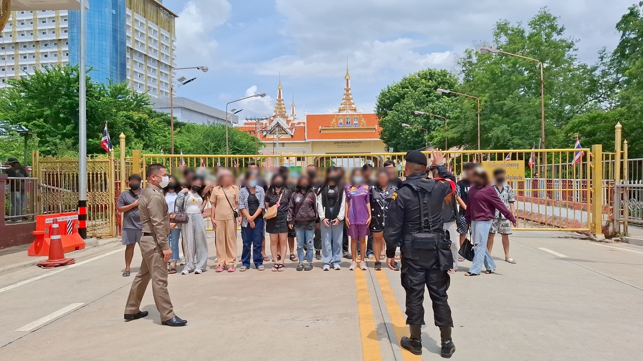 กัมพูชา เนรเทศ 27 คนไทยแก๊งคอลเซ็นเตอร์ ในเสียมราฐ กลับประเทศ มีหมายจับติดตัว