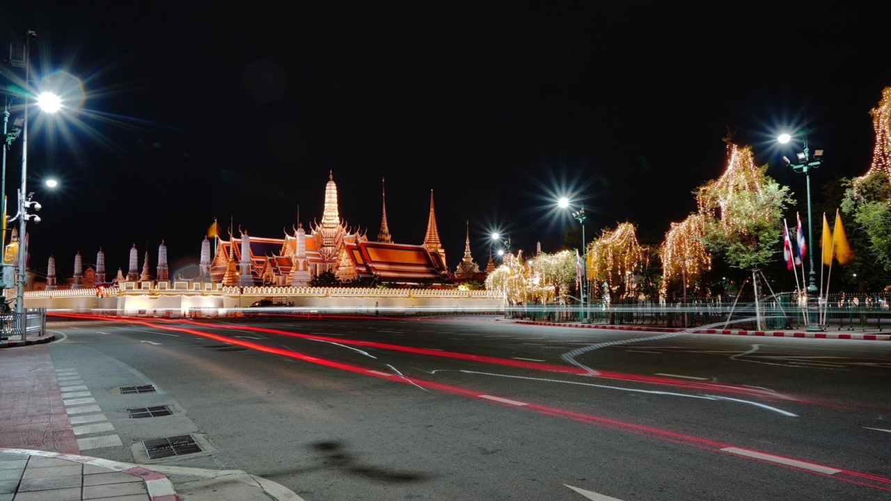 MEA เชิญชวนชมไฟประดับ เฉลิมพระเกียรติในวันเฉลิมฯ สมเด็จพระบรมราชชนนีพันปีหลวง วันแม่แห่งชาติ