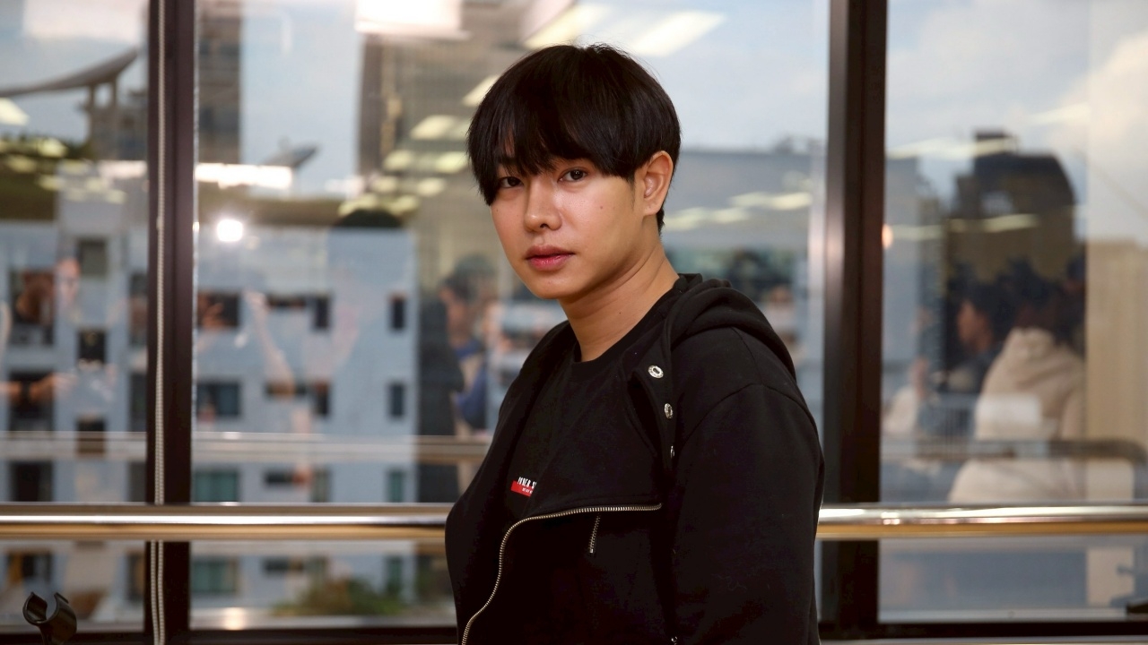 ตำรวจรอสอบปากคำ "เป๊ก ผลิตโชค" หลังออกจาก รพ. ยังไม่ได้รับผลตรวจเลือด