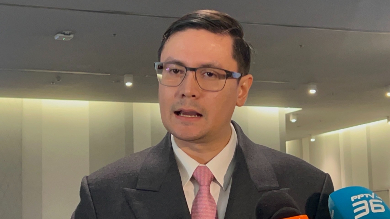 "รังสิมันต์" แฉพลเรือนอักษรย่อ "บ." ตัวตั้งตัวตีทุจริตเรือดำน้ำ  