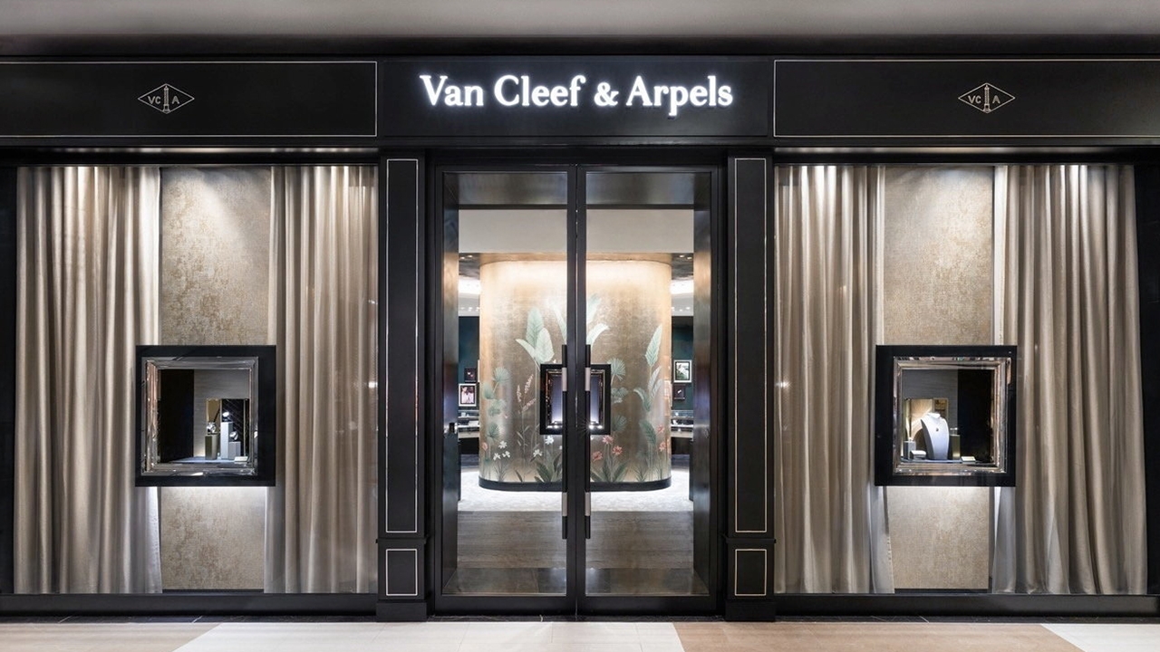 เผยโฉมบูติกใหม่ “Van Cleef & Arpels” หลอมรวมวัฒนธรรมไทยเข้ากับงานศิลป์ระดับโลก
