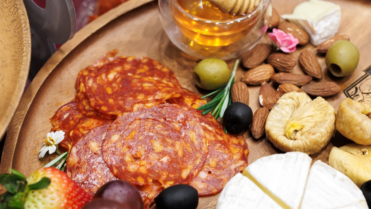 ไม่ใช่มีแค่ซูชิจากญี่ปุ่น แต่เซเว่นฯ เตรียมเสิร์ฟซาลามีจากฝรั่งเศส