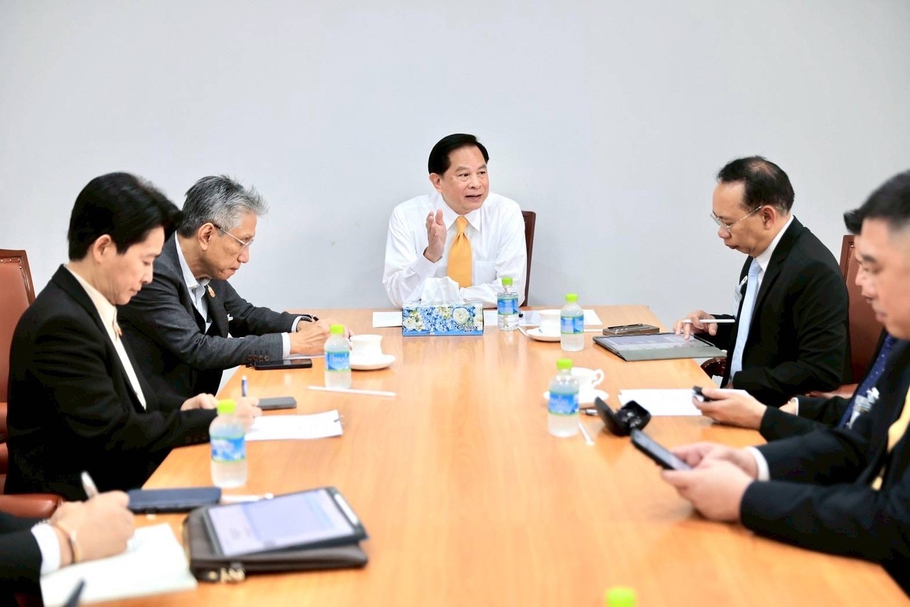 “พีระพันธุ์”สั่งตั้งศูนย์บริหารพลังงานฉุกเฉิน รับมือสู้รบไทย - กัมพูชา