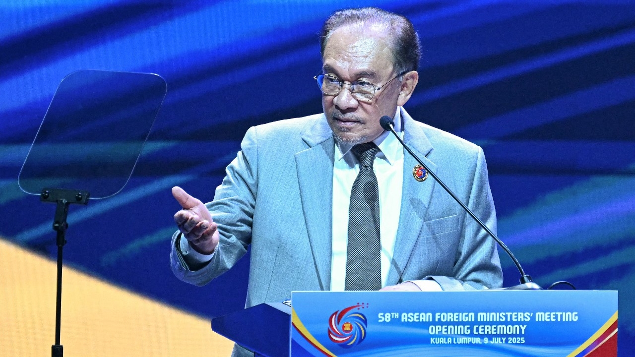 "อันวาร์ อิบราฮิม" เรียกร้องให้สงบสติอารมณ์ สถานการณ์ชายแดนไทย-กัมพูชาตึงเครียด