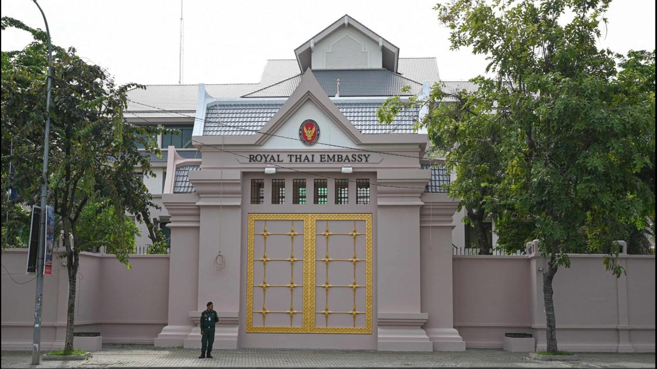 สถานทูตไทย ณ กรุงพนมเปญ แนะคนไทยเดินทางออกจากกัมพูชาโดยเร็วที่สุด