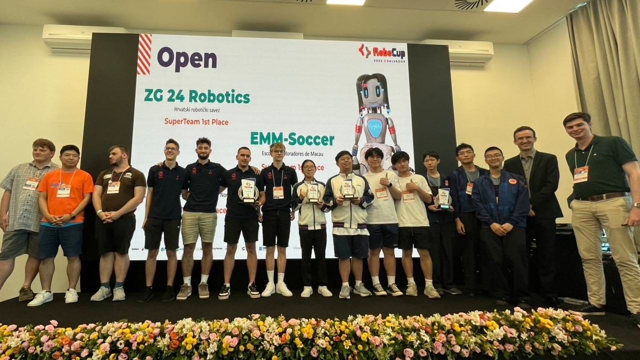 นักเรียนโรงเรียนเตรียมวิศวะ มจพ. ชนะเลิศแข่งขันหุ่นยนต์จากบราซิล