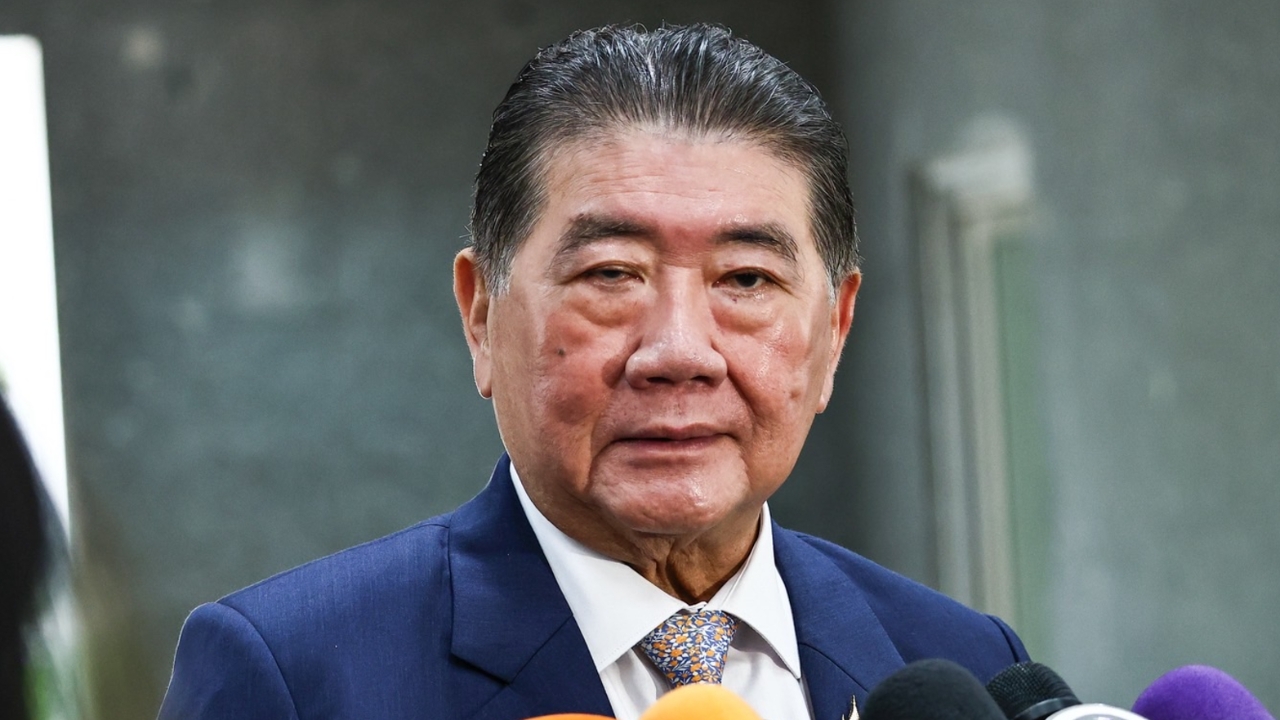 “ภูมิธรรม” มั่นใจ “นายกฯ อิ๊งค์” แจงได้ ไม่หวั่นภูมิใจไทยเดินสายดูด สส. รัฐบาลภาคใต้