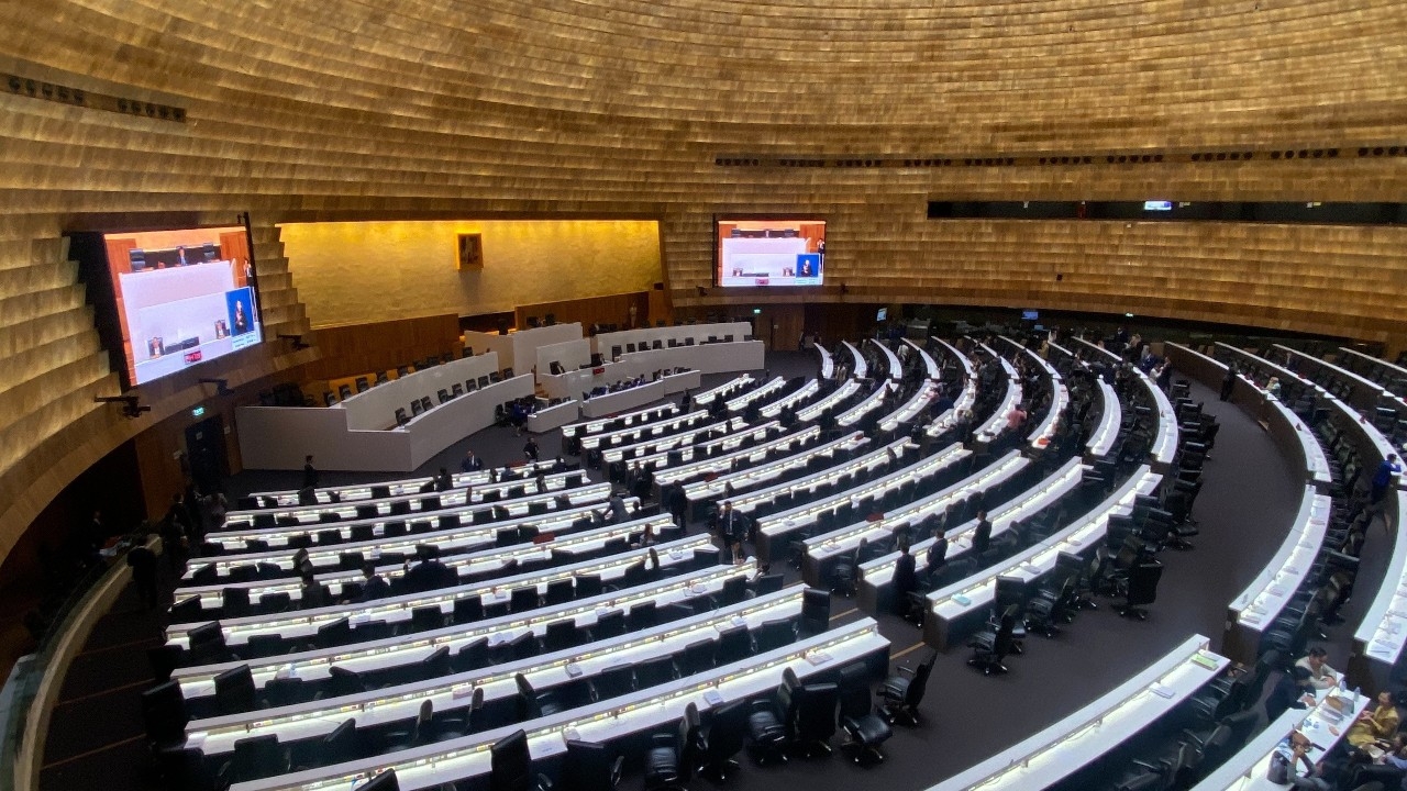 สภาฯ โหวตผ่านฉลุยร่าง พ.ร.บ.หวยเกษียณ-ห้องประชุมคึกคัก หลัง “อิ๊งค์” มาคุมเอง