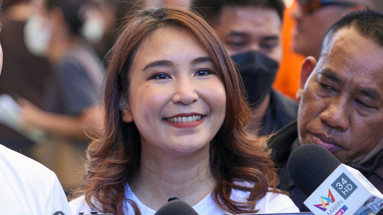 “ศิริกัญญา” เหน็บ วงดินเนอร์รัฐบาลแค่เบ่งกล้ามโชว์ว่าเอาอยู่