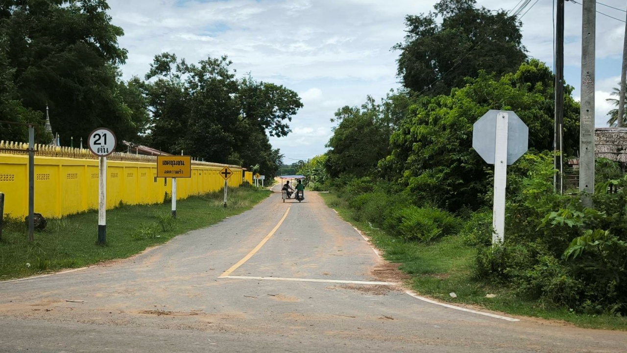 เงียบสงบ ไร้เสียงปะทะบริเวณพื้นที่ชายแดนไทยกัมพูชา คนรอคำสั่งกลับเข้าบ้าน