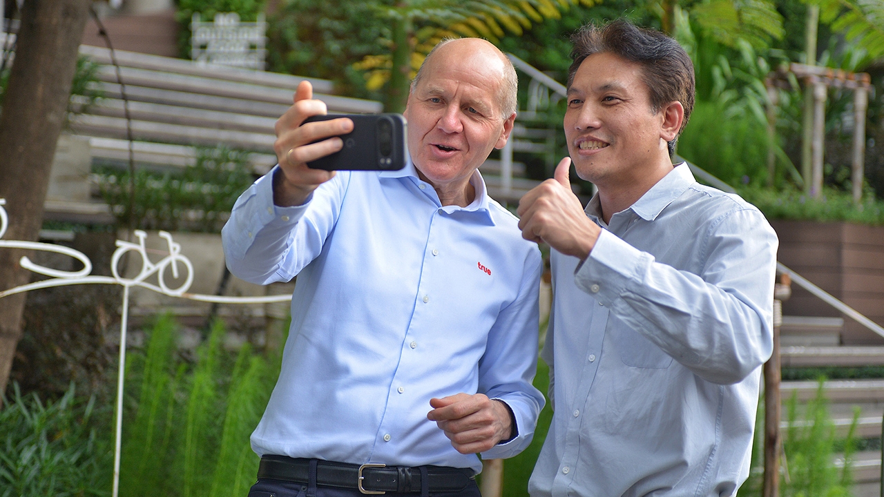 ทรู คอร์ปอเรชั่น อัปเกรด 5G เต็มประสิทธิภาพด้วยเทคโนโลยี DSS เริ่มแล้วย่านทองหล่อ กทม.