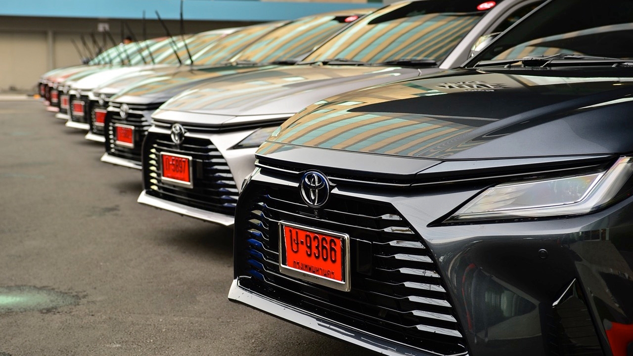 รถไฟฟ้า-ไฮบริด โตพรวดพราด! สรุปครึ่งปีแรกยอดขายรถยนต์ในไทย หด 1.7% 