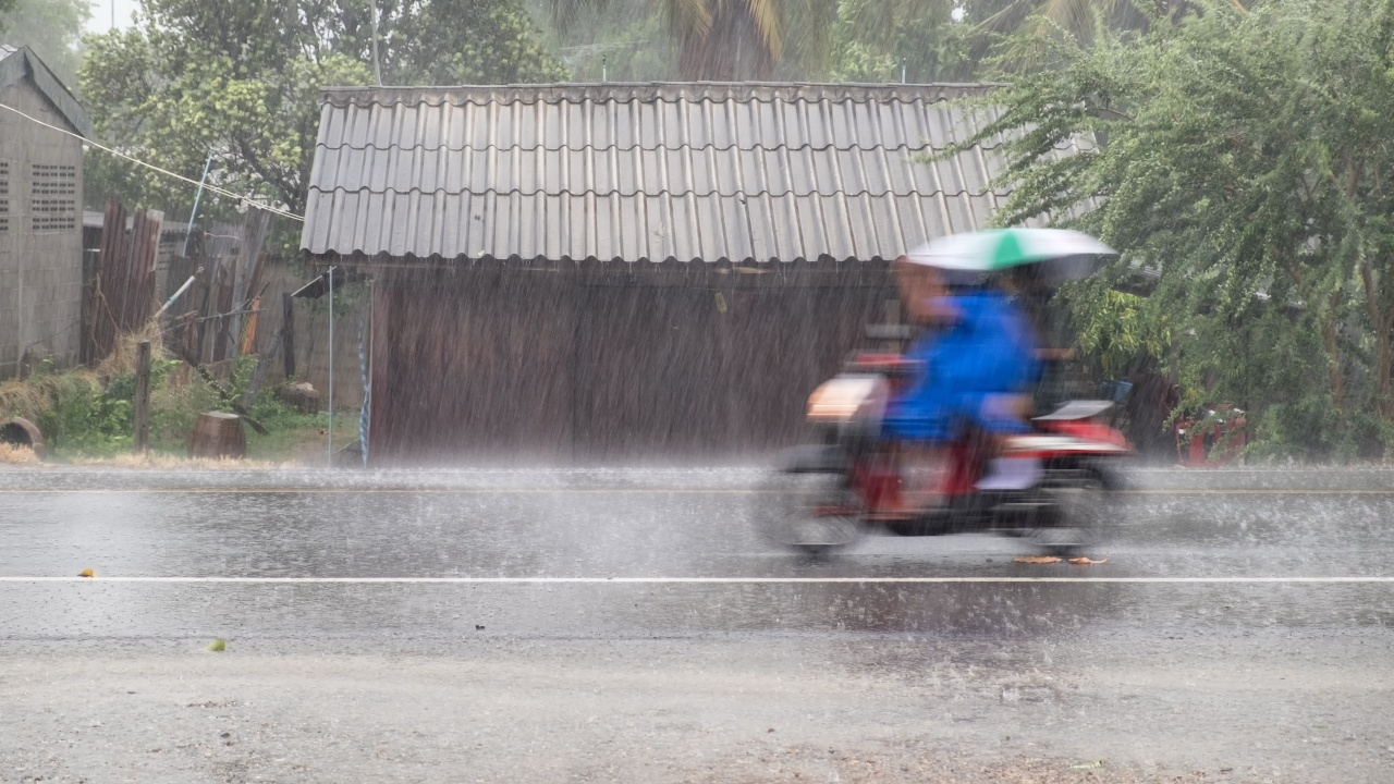 อากาศวันนี้ ทั่วไทยยังมีฝน เตือน 9 จังหวัดตกหนัก ระวังน้ำท่วมฉับพลัน