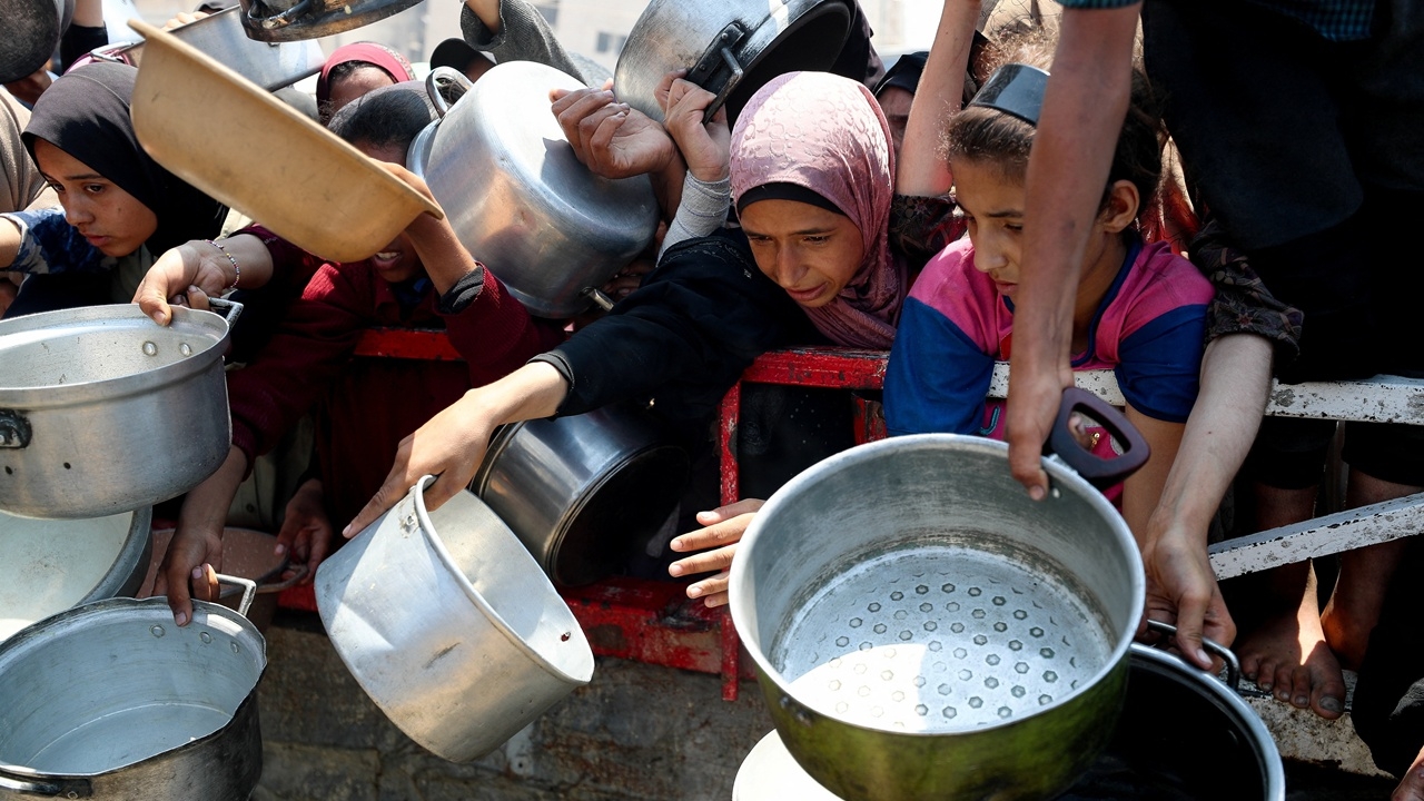 อิสราเอลประกาศหยุดโจมตีกาซาวันละ 10 ชม. เปิดทางส่งความช่วยเหลือ