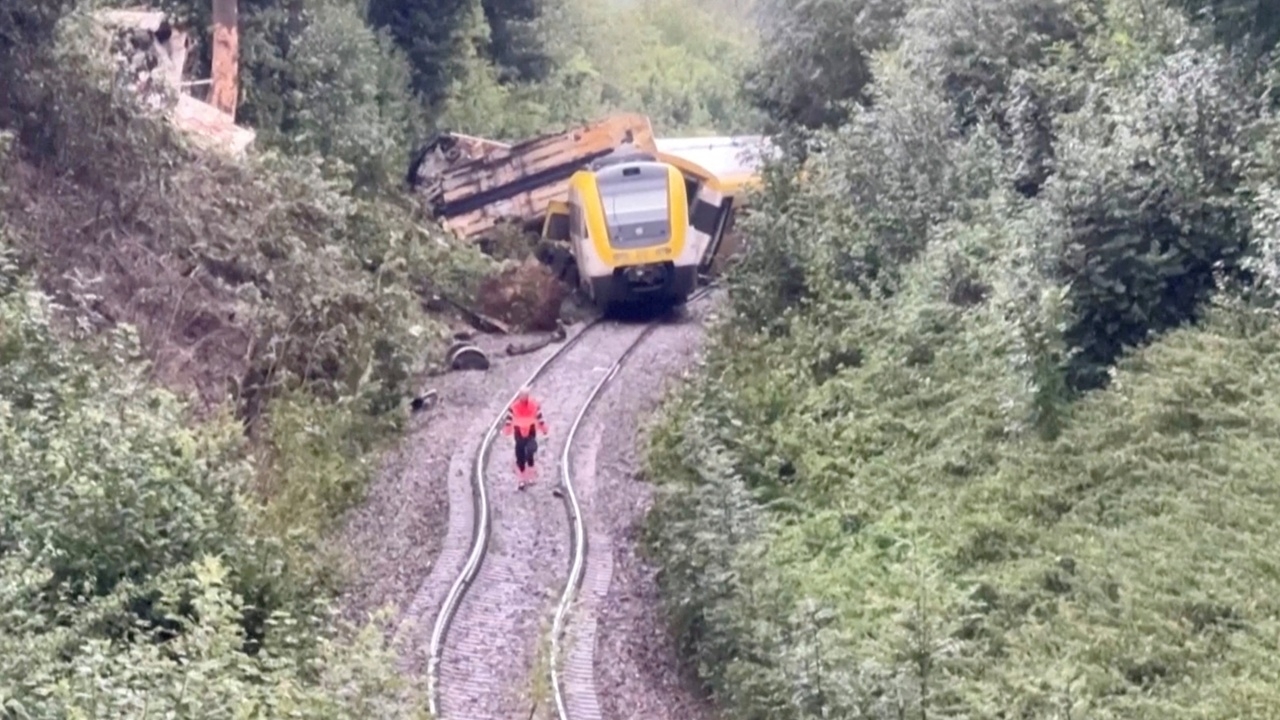 รถไฟตกรางในเยอรมนี ดับสลดแล้ว 3 ศพ บาดเจ็บสาหัสหลายราย
