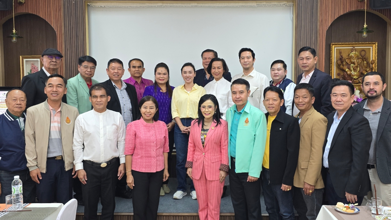 “หญิง ลิณธิภรณ์” รมช.ศธ. เยือนบ้านเกิดที่พิษณุโลก ขอบคุณต้อนรับอบอุ่น