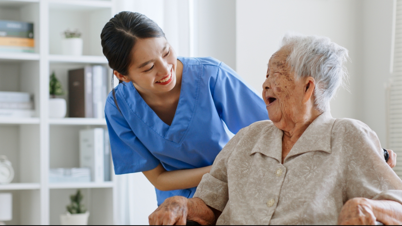 สปสช.เตรียมจ้าง Caregiver 1.8 หมื่นคน ดูแลผู้ที่มีภาวะพึ่งพิงได้แสนคน