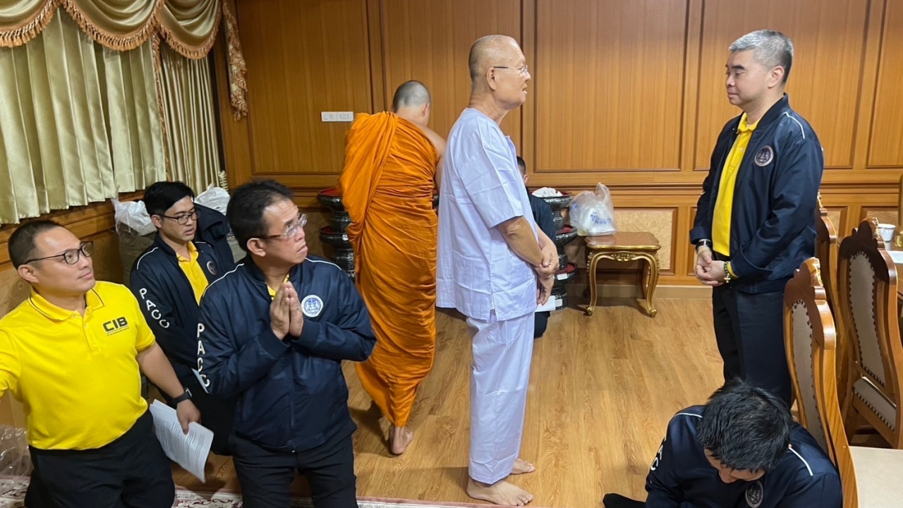 อดีตเจ้าอาวาสวัดชูจิต ยอมรับอ่อนต่อโลก โอนเงินกว่า 13 ล้านให้ “สีกากอล์ฟ”