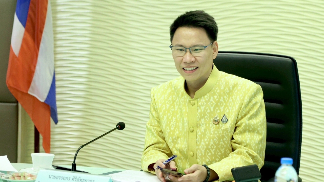 “อรรถกร” เซ็นตั้งปลัด ก.เกษตรฯ คนใหม่ ชง ครม. อุบชื่อ “วิณะโรจน์” บอกเดี๋ยวก็รู้