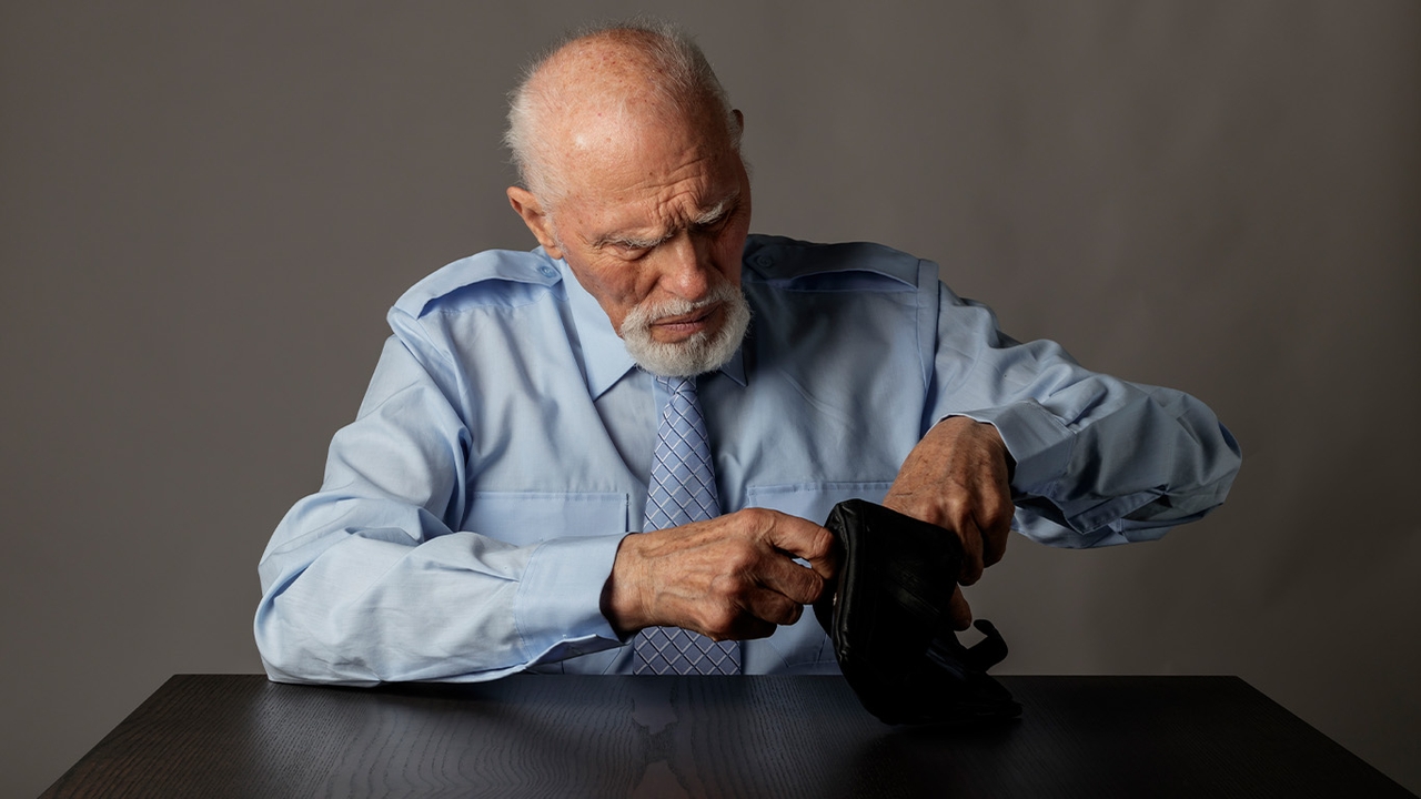 4 ล้าน พอไหม? เมื่อเกษียณแล้วไม่มี "เงินเดือน" เมื่อชีวิตจริง เงินฝากโตไม่ทันเงินเฟ้อ