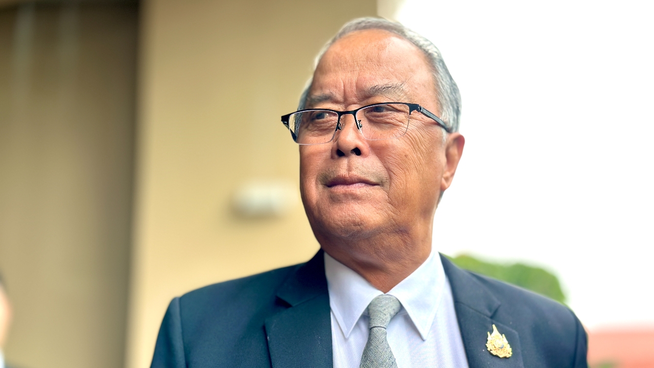 “ชูศักดิ์” กางจริยธรรม 6 ข้อ “แพทองธาร” ไม่เข้าข่าย อุบ “วิษณุ” ช่วยดูคำชี้แจง