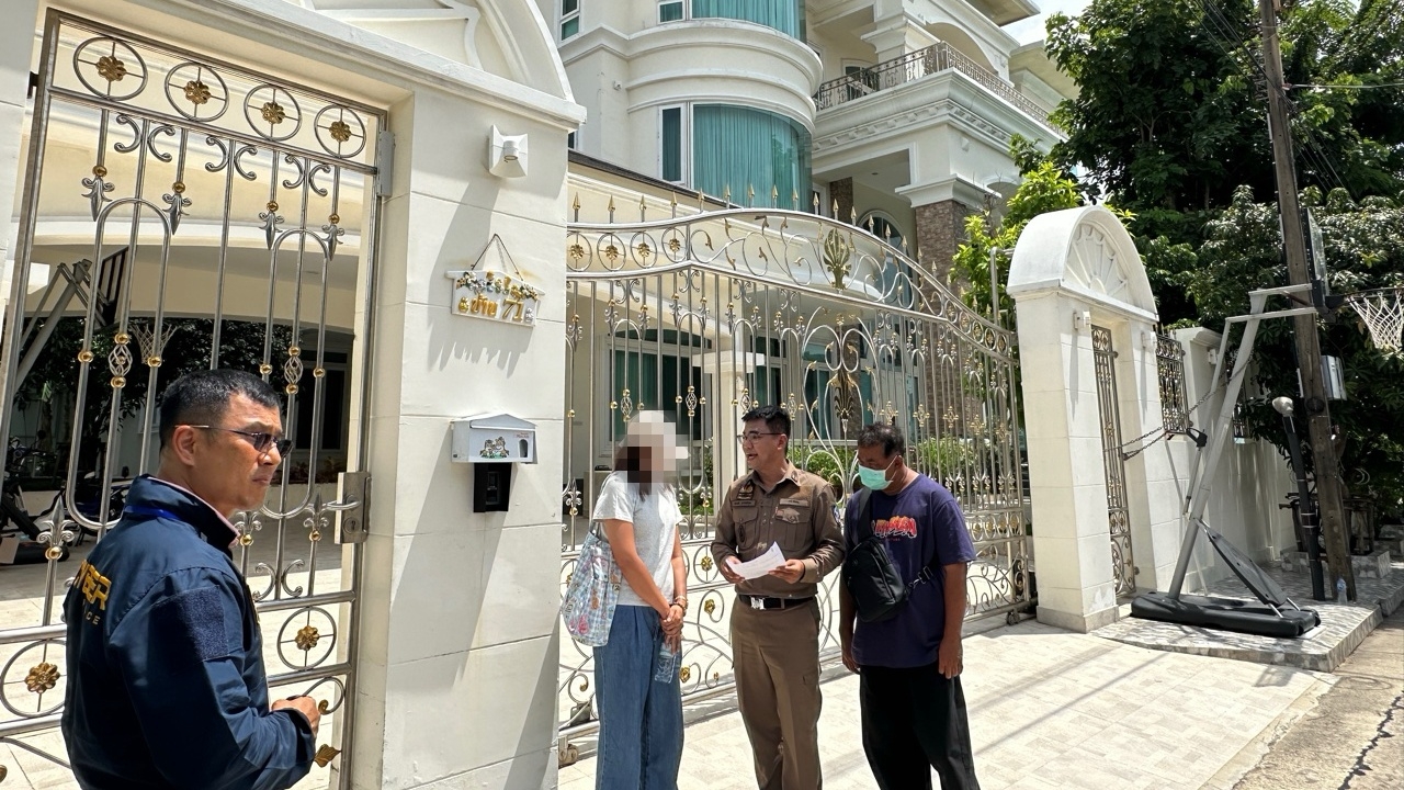 คาดลูกสาวก๊กอาน ออกนอกไทยแล้ว ค้นบ้านหรู 30 ล้าน ยึดตู้เซฟตรวจสอบ