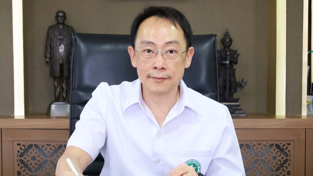 ครม.เห็นชอบ “หมอสมฤกษ์” ปลัด สธ.คนใหม่ “ภูมิธรรม” ย้ำ ก.ค.-ก.ย. แต่งตั้งโยกย้ายให้เสร็จ