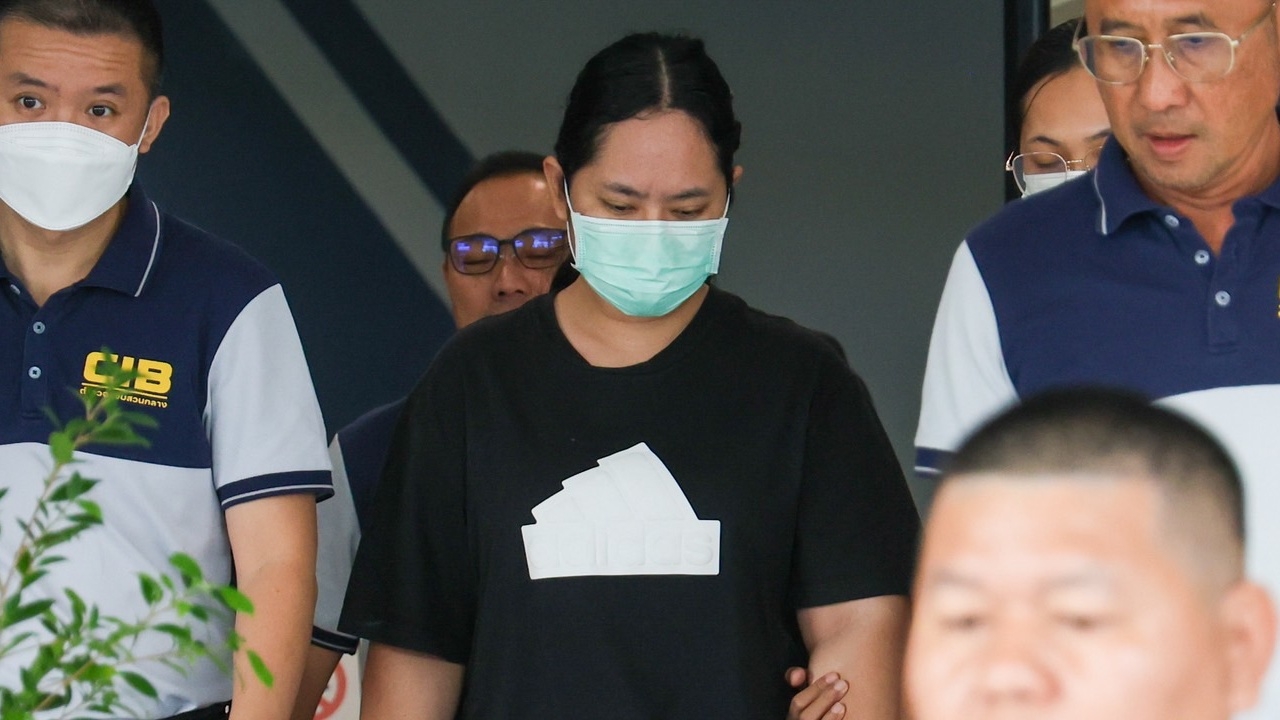 ฝากขัง "สีกากอล์ฟ" เข้าเรือนจำ ศาลสั่งค้านประกันตัว "คดีทุจริต-ฟอกเงิน"