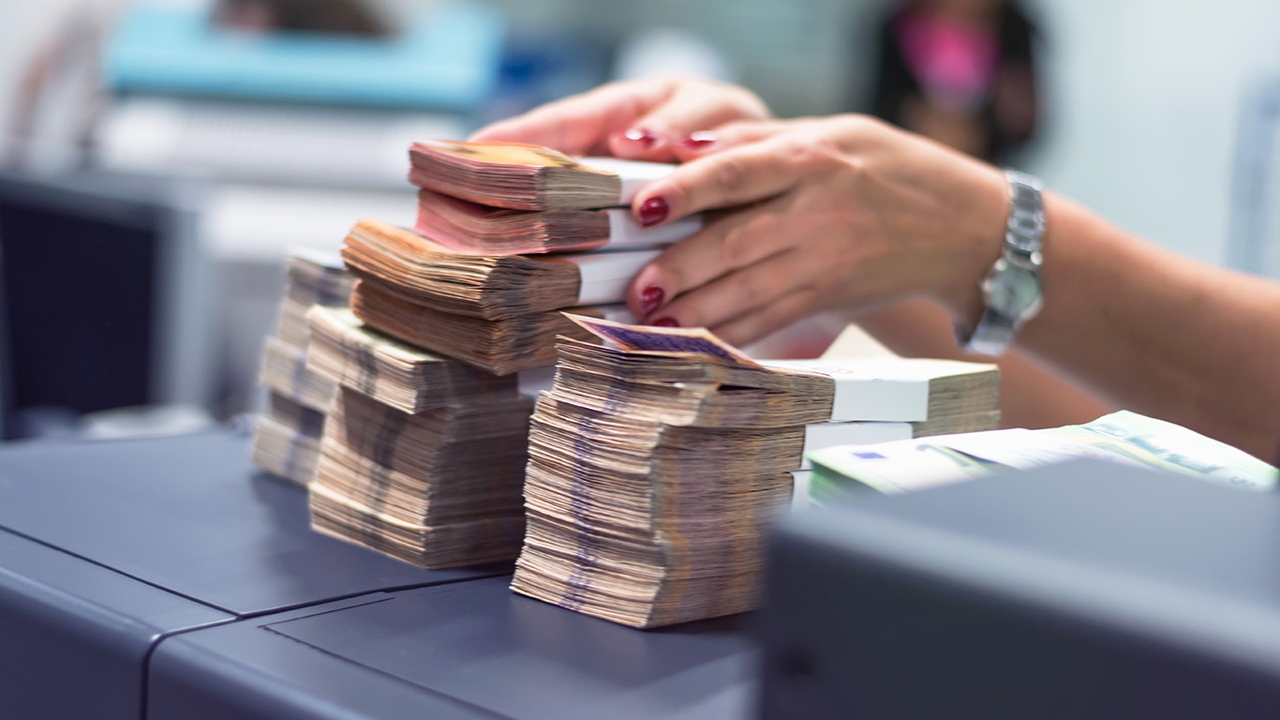  เปิดงบ 10 ธนาคารใหญ่ รายได้-กำไรไตรมาส 2/68 วูบ รับดอกเบี้ยขาลง