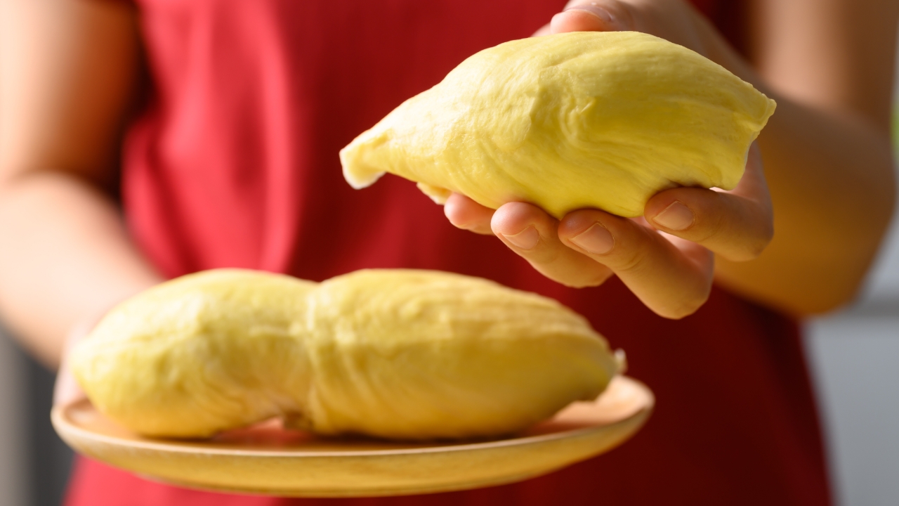 ทุเรียนห้ามกินกับอะไร รู้ก่อนเลี่ยงได้ ไม่เป็นอันตรายต่อสุขภาพ