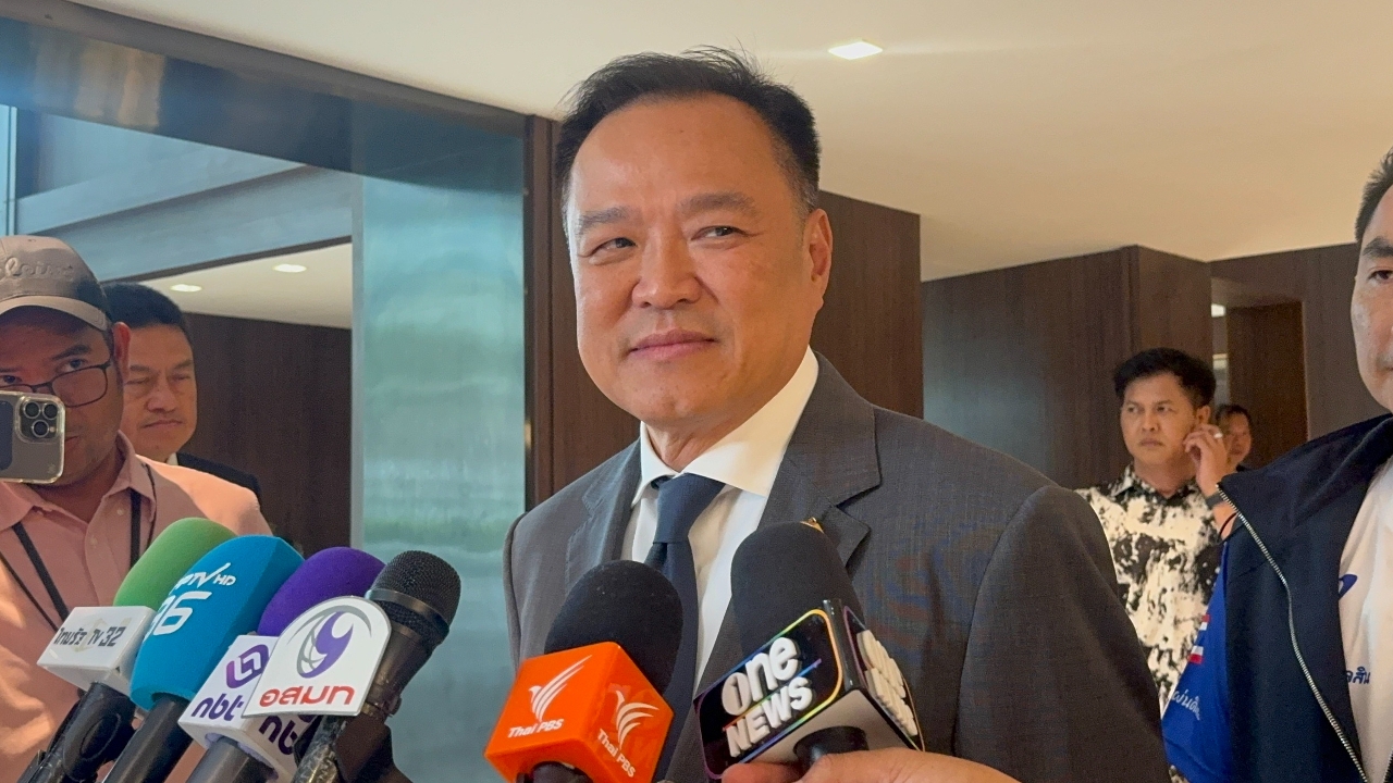 “อนุทิน” ฉุน ฟาดกลับ “คนสอพลอ” คาบข่าวบอก “ทักษิณ”