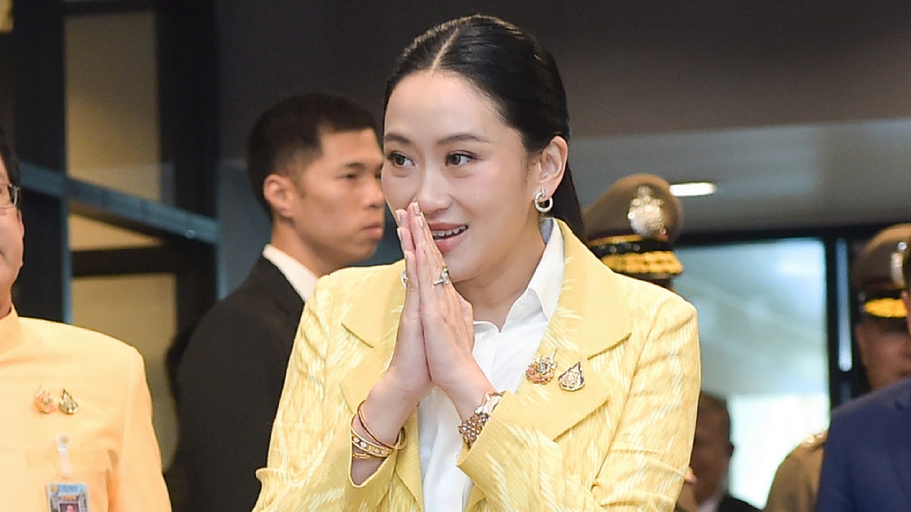 “อิ๊งค์” ยิ้มไม่ตอบ เตรียมช่วยหาเสียงเลือกตั้งซ่อมศรีสะเกษหรือไม่