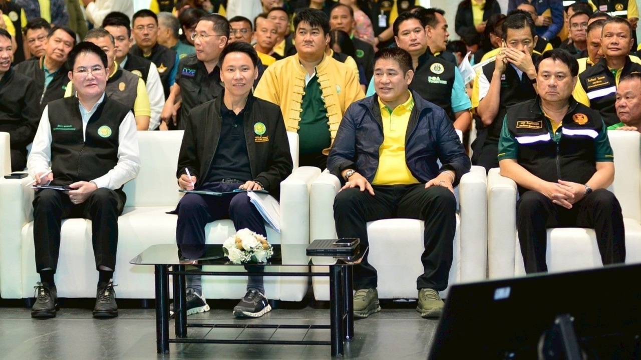 "รมว.อรรถกร" นำทีมเกษตรฯ เปิดงานรวมพลคนลำไย วาง 3 มาตรการใหญ่แก้ลำไยล้นตลาด