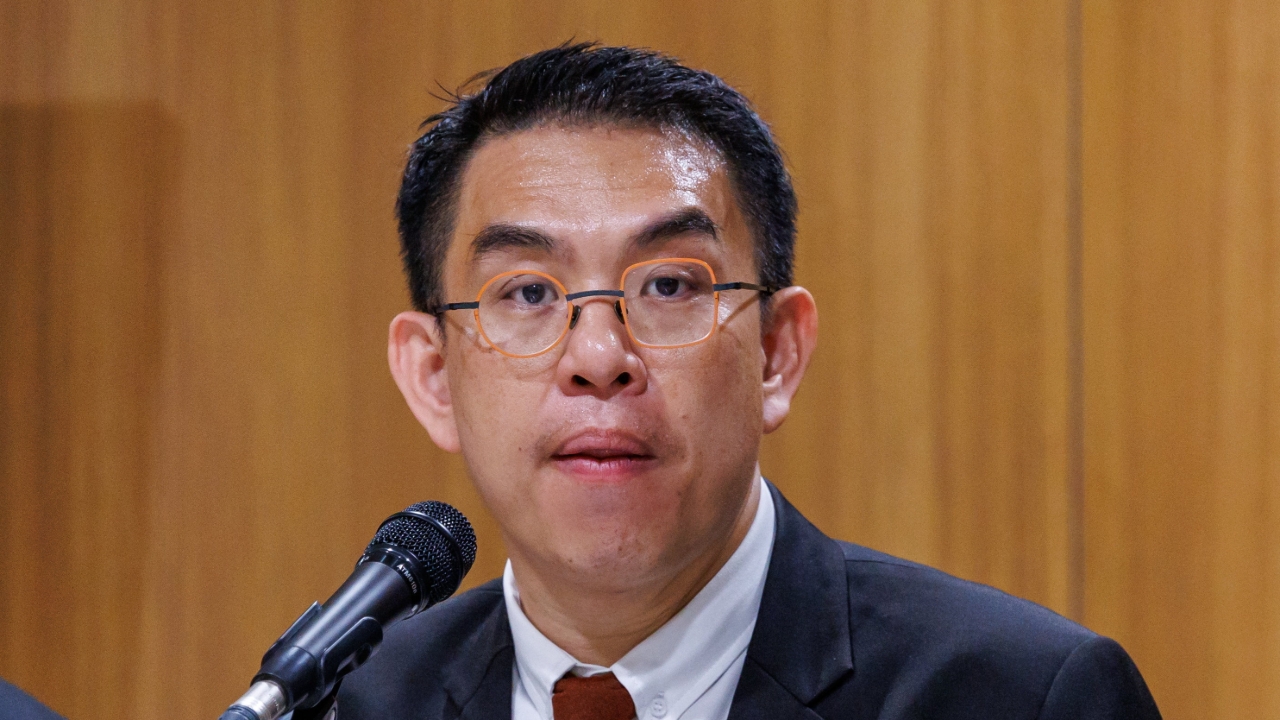 “วิโรจน์” ท้า “วิสุทธิ์” ดูลานจอดรถ ถ้า สส.อยู่สภาฯ จริง รถคงถูกโจรกรรม