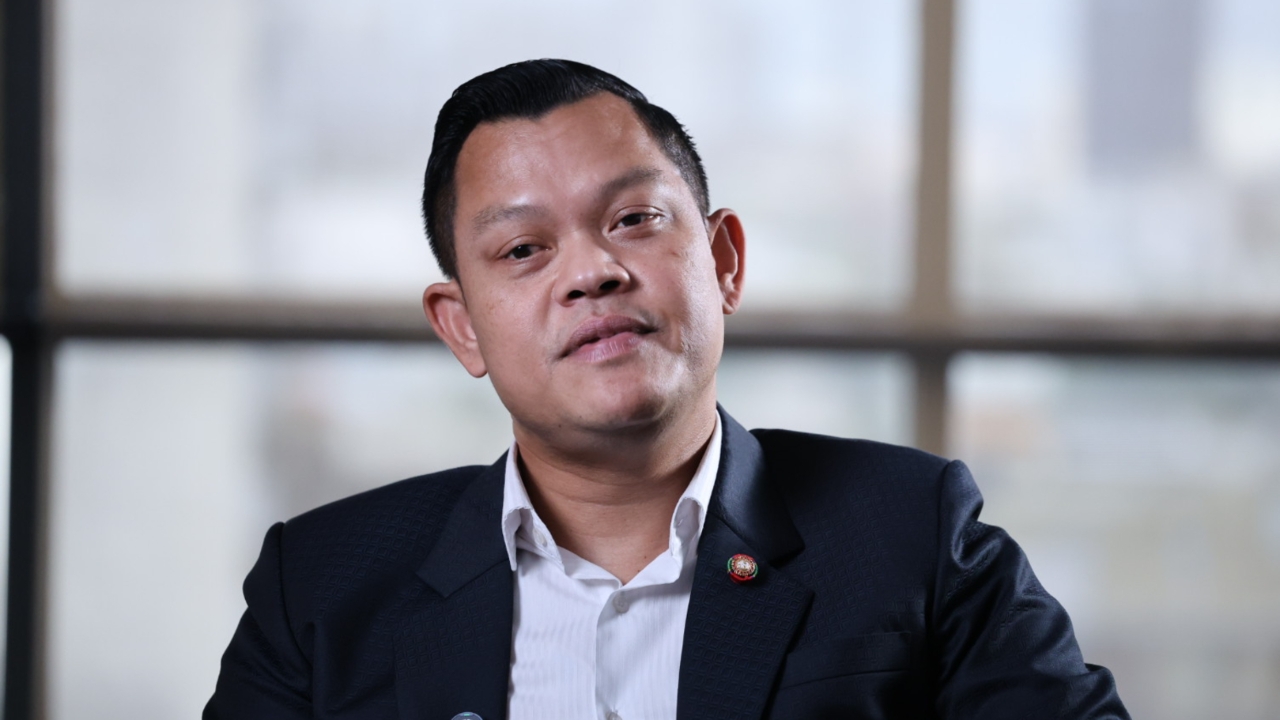 “ธนกร” แนะรัฐบาลกดดันเขมรรับผิดชอบ ลอบวางทุ่นระเบิดช่องบก จี้ส่งหลักฐานถึง UN