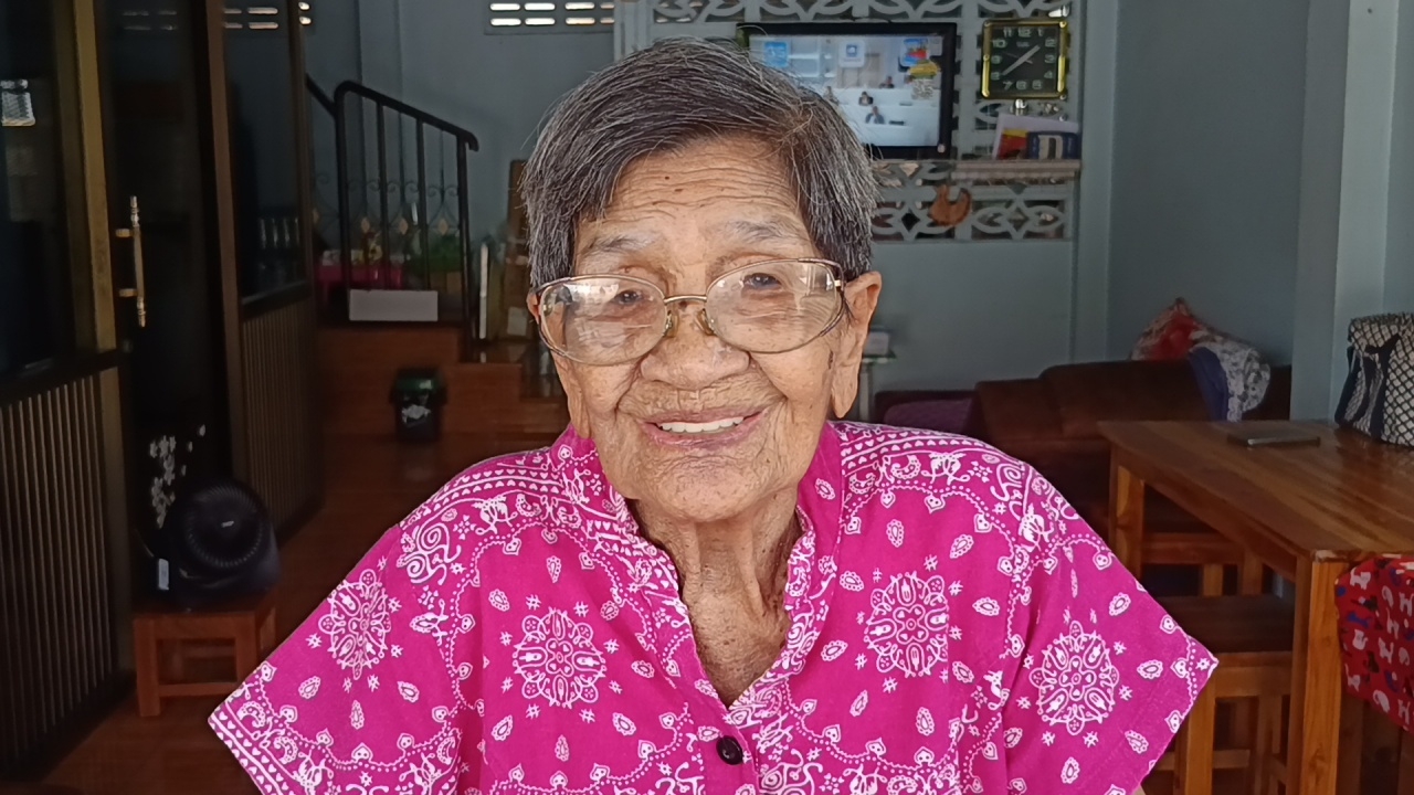 "คุณยายทองคำ" 5 แผ่นดิน เกิดสมัย ร.6 อายุเกินร้อยปี เผยเคล็ดลับแข็งแรง-อายุยืน
