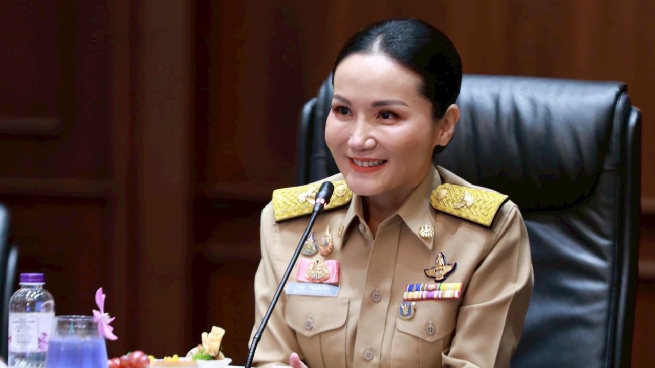 “นฤมล” แจงสวมยีนส์เพื่อความคล่องตัวลุยพื้นที่วันหยุด ขอโฟกัสงานพัฒนาการศึกษา