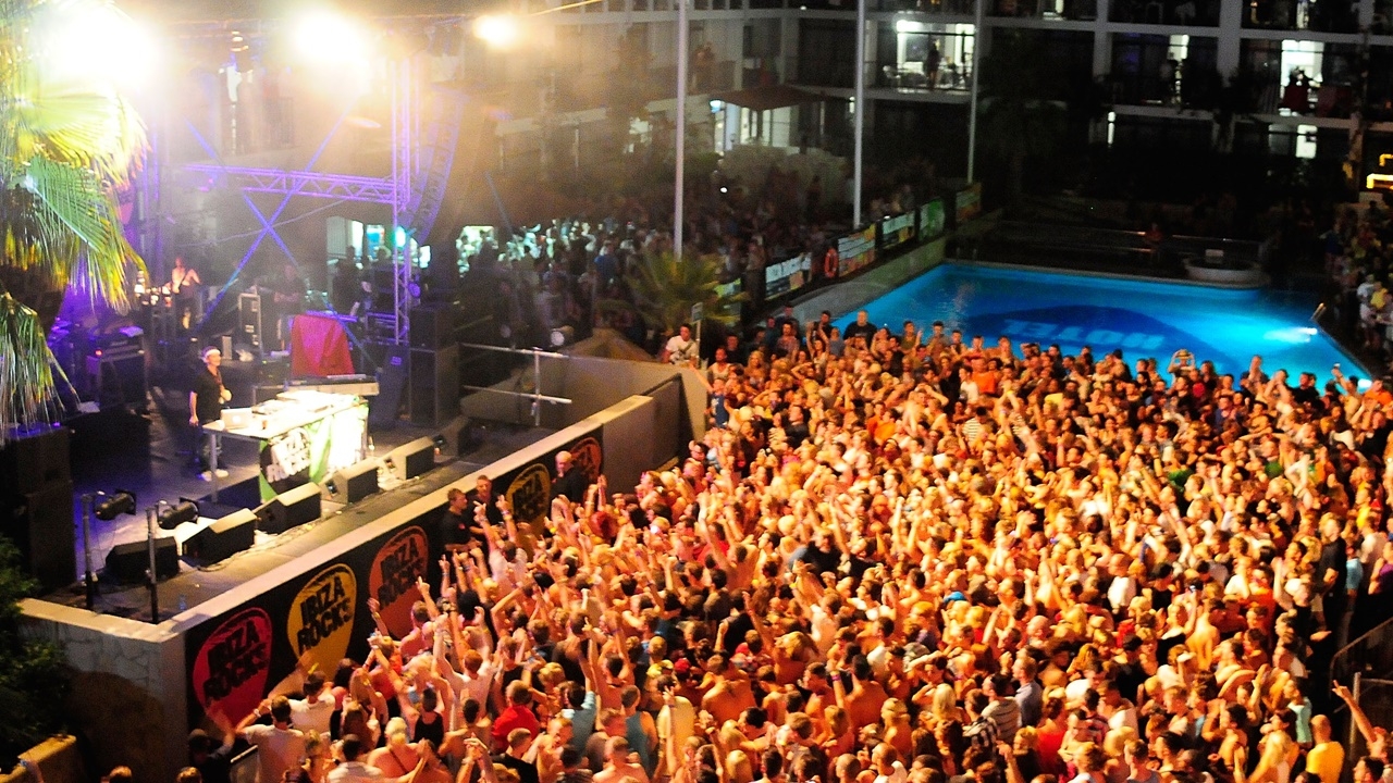 “อิบิซา ร็อกส์” โรงแรมดังสเปนระงับจัดอีเวนต์ หลังแขกตกระเบียงตาย 2 ศพ