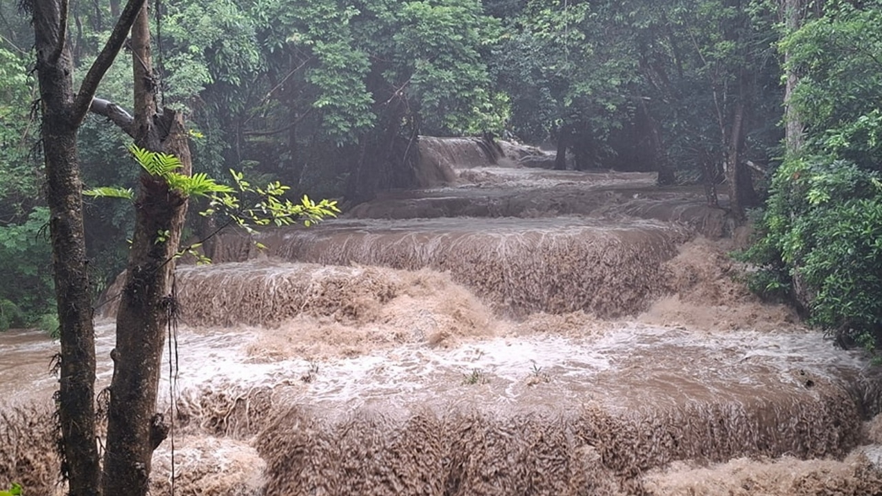 ผู้ว่าเมืองกาญจน์ เตือนประชาชน 2 อำเภอ เฝ้าระวังน้ำท่วมฉับพลัน-น้ำป่าไหลหลาก