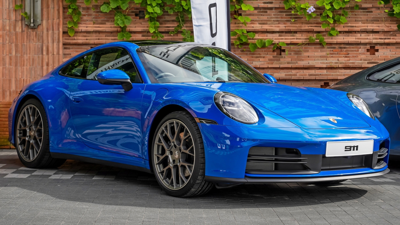 ปอร์เช่พลิกโฉมรถสปอร์ตระดับตำนาน 911 กระหึ่มขุมพลัง T-Hybrid ใหม่สมรรถนะสูง