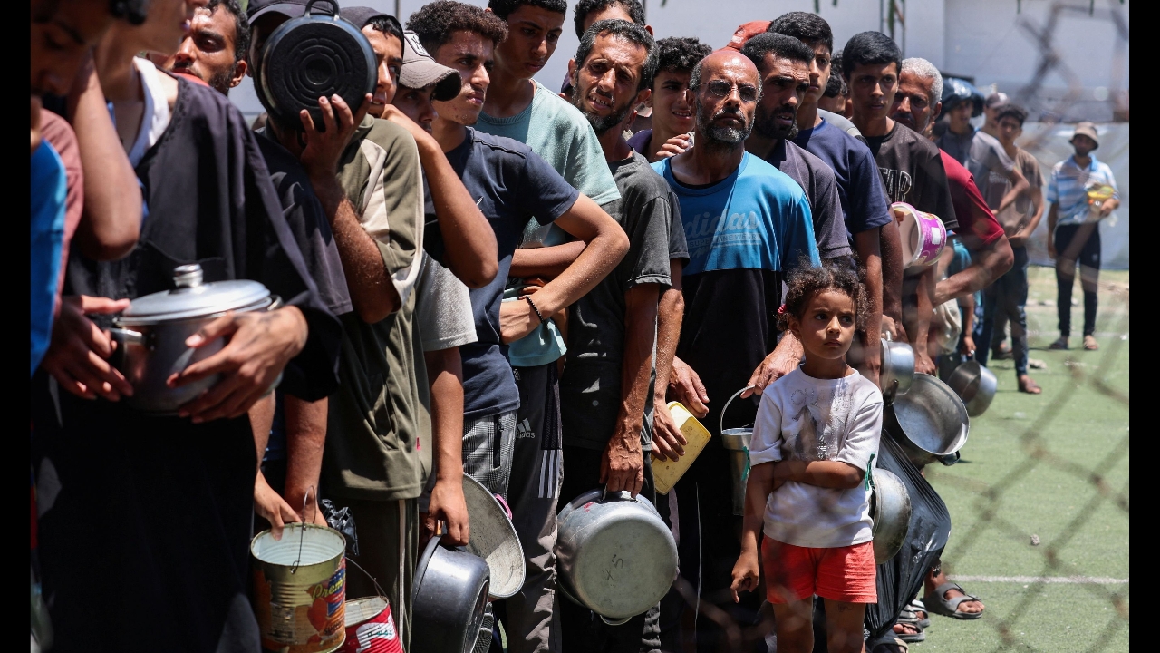 อิสราเอลสังหารชาวปาเลสไตน์ 67 ราย ที่กำลังรอความช่วยเหลือในฉนวนกาซา