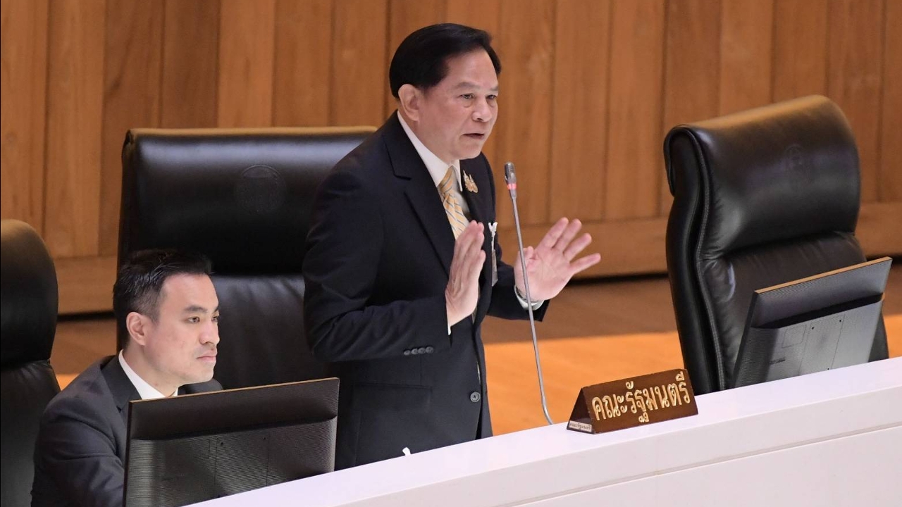 “รวมไทยสร้างชาติ“จัดให้  ถาม - ตอบกระทู้ความคืบหน้าปรับโครงสร้างพลังงาน 