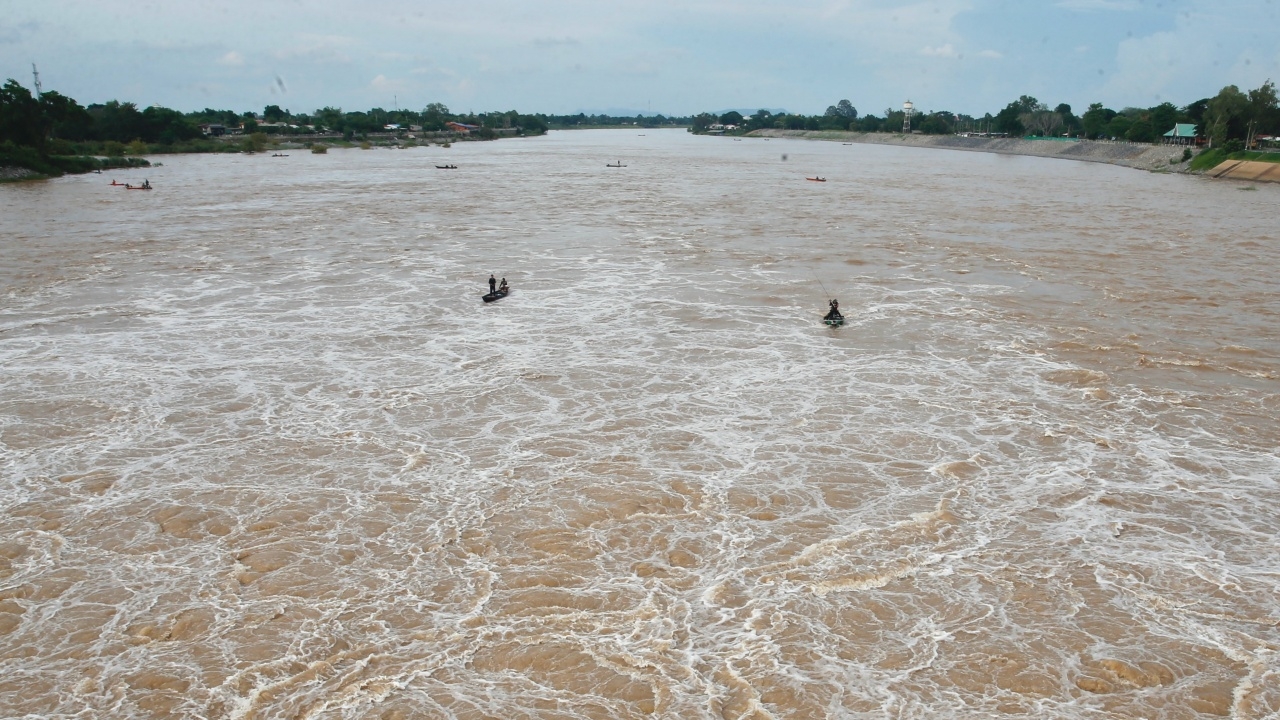 เตือนประชาชนริมตลิ่งเตรียมรับมือ หลังระดับน้ำในแม่น้ำเจ้าพระยาสูงขึ้น