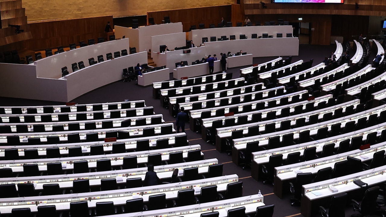 “พิเชษฐ์” สั่งปิดประชุมสภา 3 สัปดาห์ติด ชิงหนีสภาล่ม หลัง สส. พรรคประชาชนขอนับองค์ประชุม