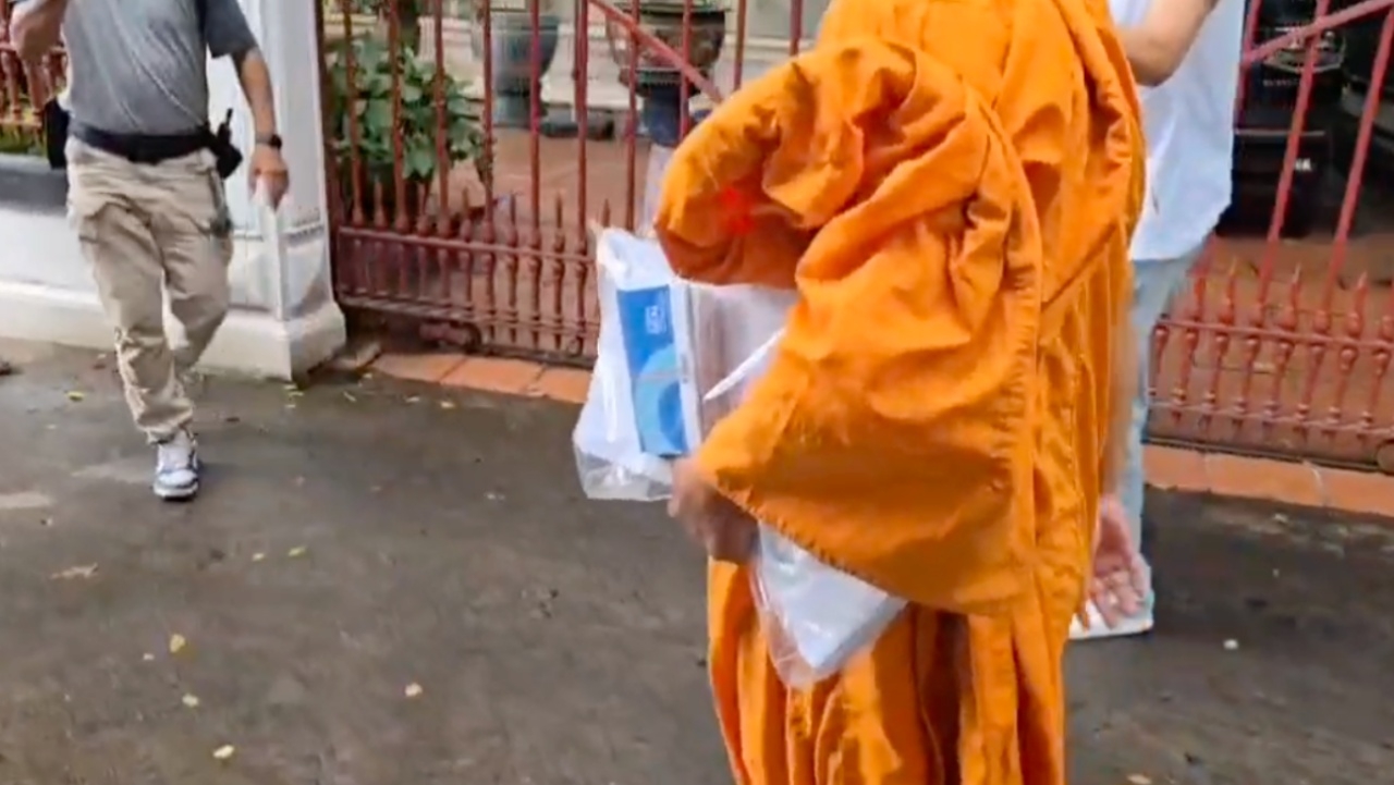 เจ้าหน้าที่ยัน เข้า "วัดประยูรฯ" ตรวจสอบบัญชี ไม่ใช่บุกค้น ไม่เกี่ยวเจ้าอาวาส